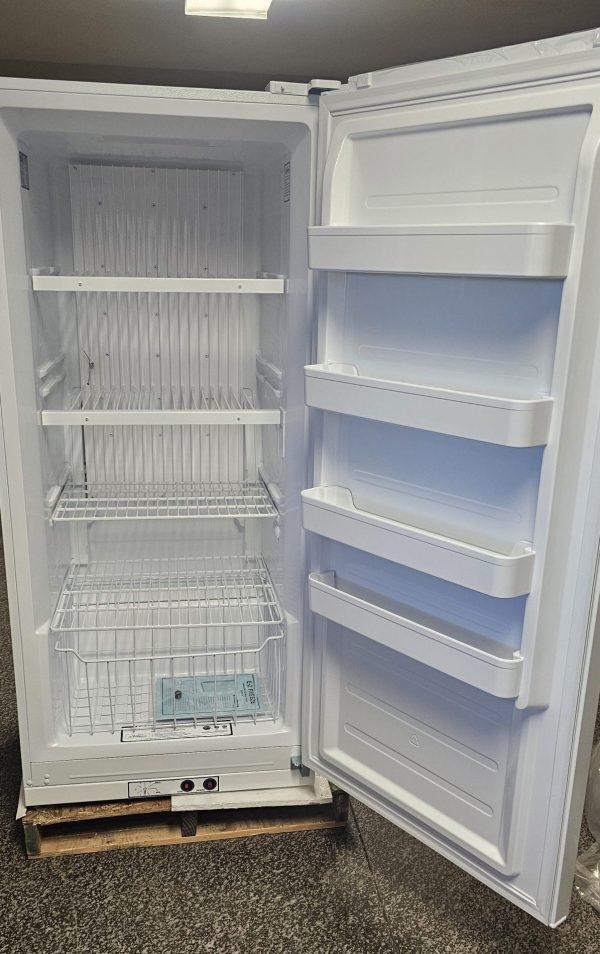 Scratch N Dent Discounted 15 Cu Ft Blizzard Propane Freezer-IN STOCK - Image 4