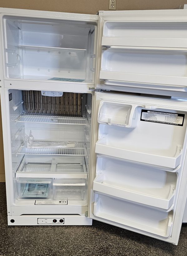 EZ Freeze 16 cu. ft. White Discounted Propane Refrigerator Dented & Scratched -IN STOCK! - Image 4